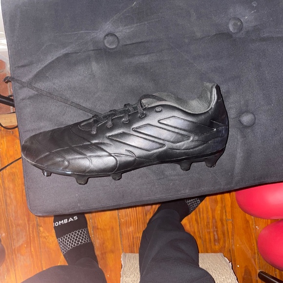 Addis’s soccer cleats - Picture 1 of 5
